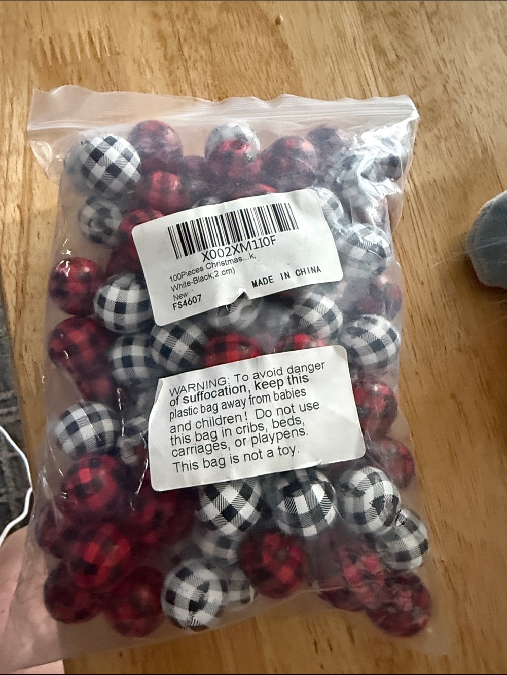 Buffalo Plaid Craft wooden Beads-Buffal Plaid- Black & Red & White
